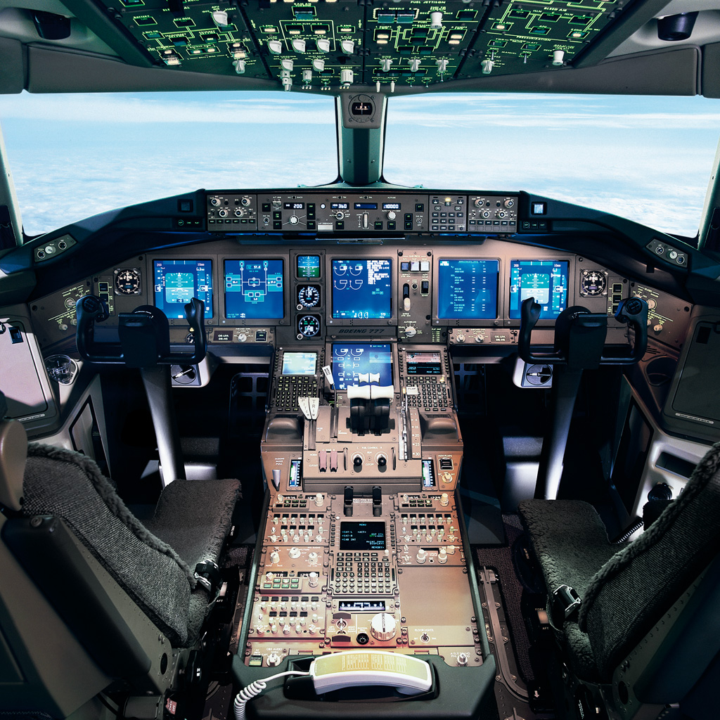 Austrian Cockpit Boeing 777-200